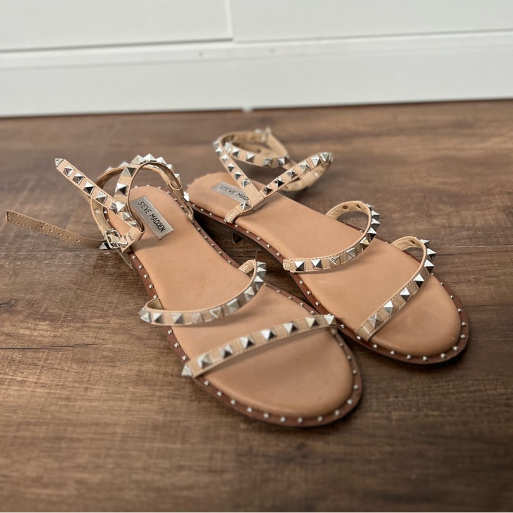 Steve Madden Tan Flat Sandals with Ankle Straps and Studded Design